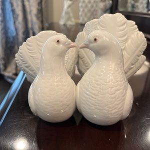 Lladro Couple of Doves 1169